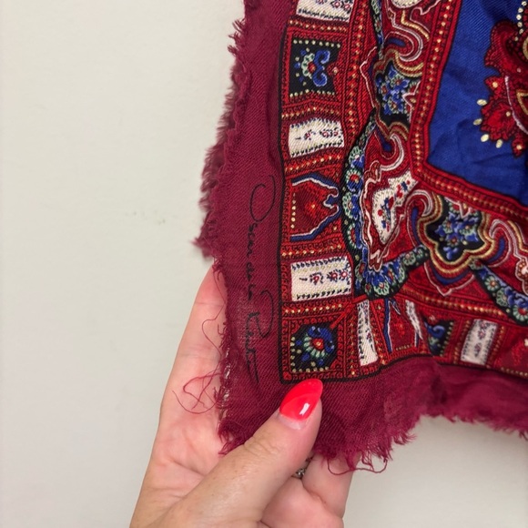 Oscar De La Renta Wool Scarf - Picture 2 of 12